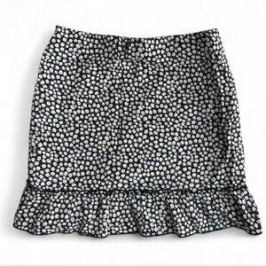 Subdued Daisy Print Mini Skirt with Ruffle Hem